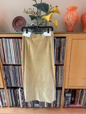 PRICE DROP: DIAMOND LEATHERS,10,NW/OT,lined, sand/tan lambskin SUEDE Made In USA
